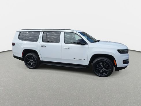 New 2025 Jeep Wagoneer L Series II AWD/4WD image 4