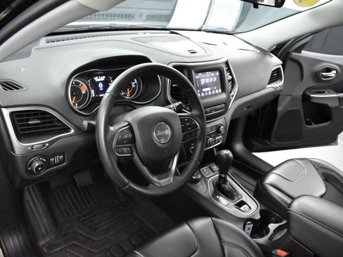 Used 2019 Jeep Cherokee Latitude Plus image 15