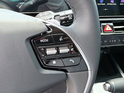New 2026 Kia Niro FWD image 32