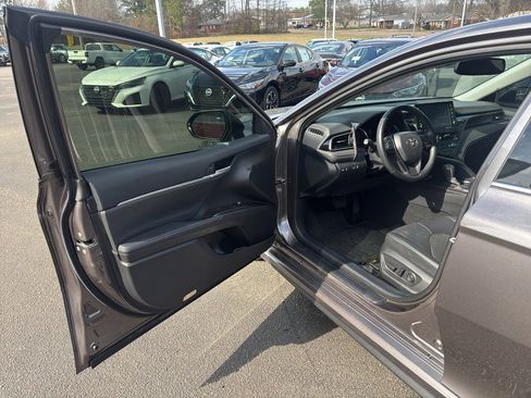Used 2024 Toyota Camry XSE image 10