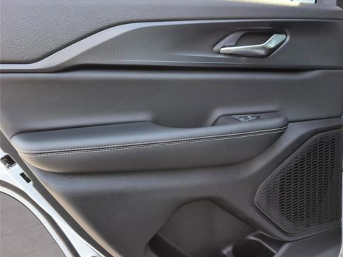 New 2025 Jeep Grand Cherokee Altitude image 36