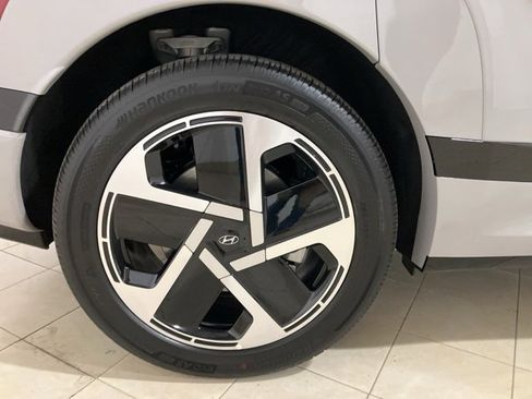 Used 2026 Hyundai Ioniq 9 Calligraphy image 32