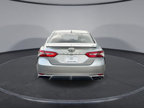 Used 2019 Toyota Camry SE FWD image 17