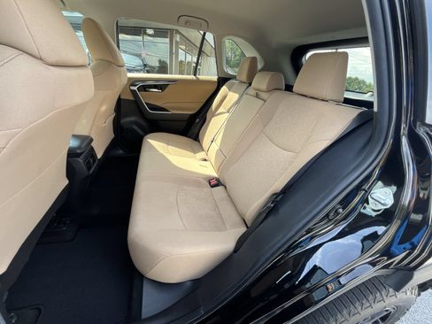 Used 2021 Toyota RAV4 XLE FWD image 25