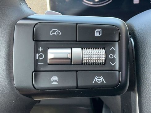 Used 2025 Hyundai Santa Fe SEL FWD image 23