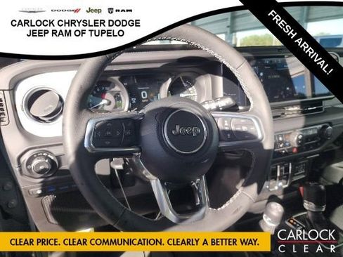 Used 2025 Jeep Wrangler Sahara w/ Safety Group image 8