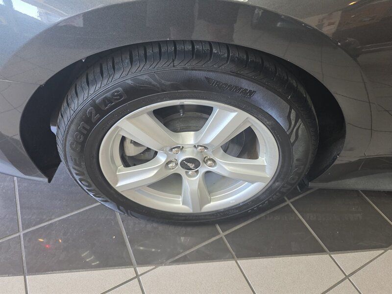 Used 2019 Ford Mustang Convertible RWD image 32