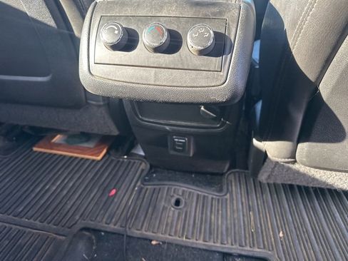 Used 2015 Buick Enclave Leather image 11