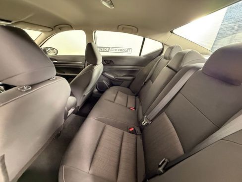 Used 2024 Nissan Altima 2.5 SV image 14