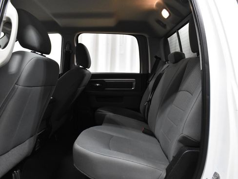 Used 2017 RAM 1500 Classic SLT image 4