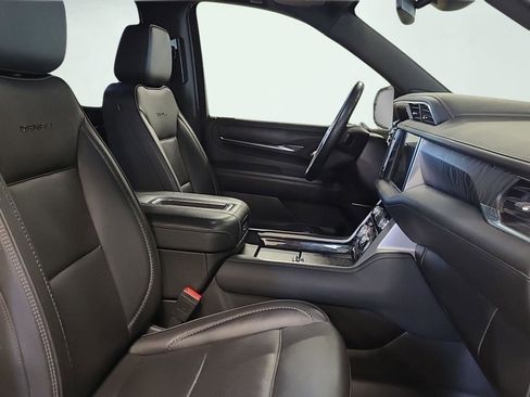 Used 2023 GMC Yukon XL Denali image 15