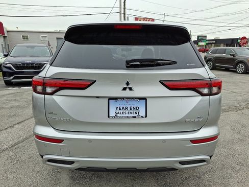 New 2025 Mitsubishi Outlander SE image 7