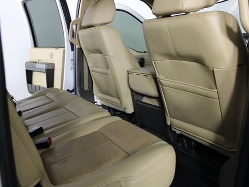 Used 2011 Ford F250 Lariat image 32