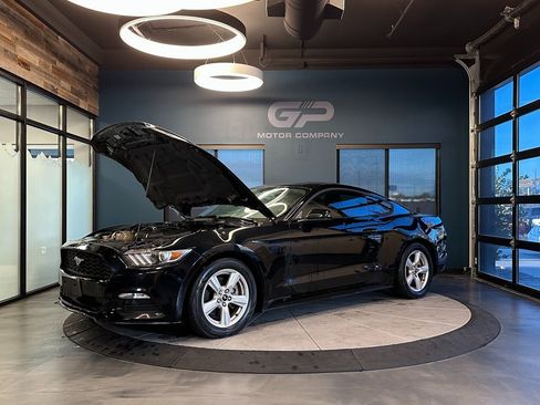 Used 2017 Ford Mustang Coupe image 22