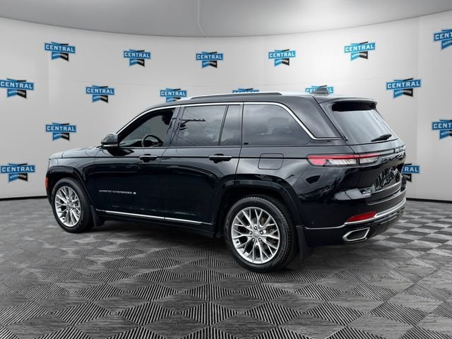 Certified 2023 Jeep Grand Cherokee Summit w/ Luxury Tech Group V AWD/4WD image 3