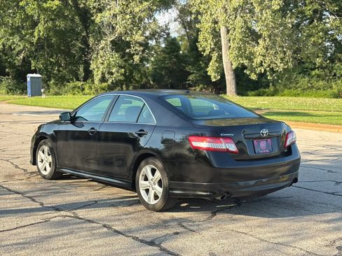 Used 2010 Toyota Camry SE FWD image 7