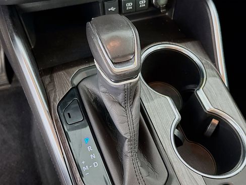 Used 2020 Toyota Highlander Platinum image 19