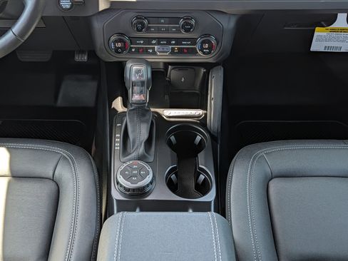 Used 2025 Ford Bronco Badlands AWD/4WD image 35