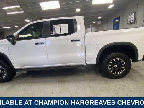 Used 2025 Chevrolet Silverado 1500 ZR2 w/ Technology Package AWD/4WD image 7