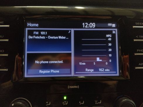 Used 2020 Toyota Camry LE w/ Convenience Package image 25