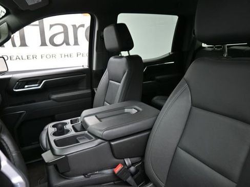 Used 2026 GMC Sierra 1500 SLT AWD/4WD image 16
