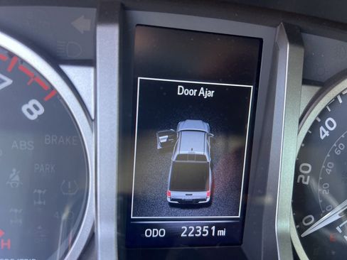 Used 2023 Toyota Tacoma SR5 w/ Technology Package image 11