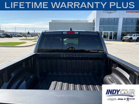 New 2026 RAM 1500 4x4 Crew Cab image 11
