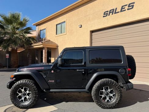 Used 2020 Jeep Wrangler Rubicon w/ Uconnect 4C Nav & Sound Group AWD/4WD image 3