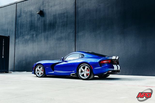 Used 2013 SRT Viper GTS w/ GTS Laguna Interior Pkg RWD image 21