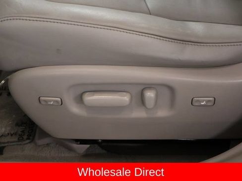 Used 2010 Toyota Highlander Limited AWD/4WD image 12