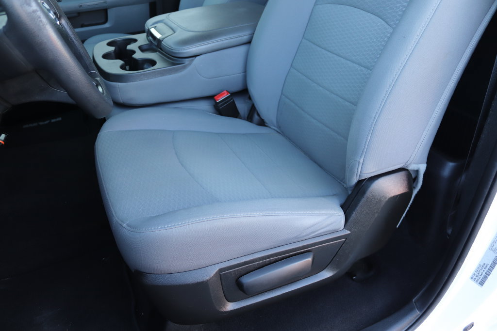 Used 2020 RAM 1500 Classic SLT AWD/4WD image 26