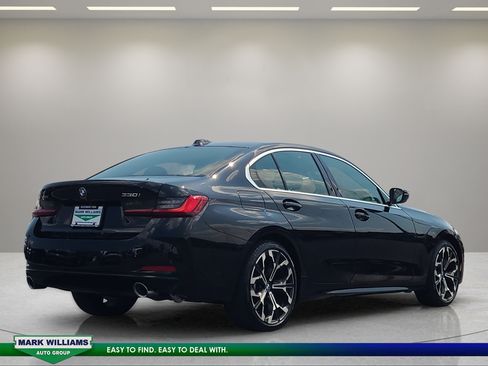 Used 2026 BMW 330i xDrive Sedan w/ Premium Package AWD/4WD image 4