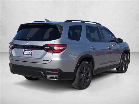 Used 2023 Honda Pilot Sport image 5