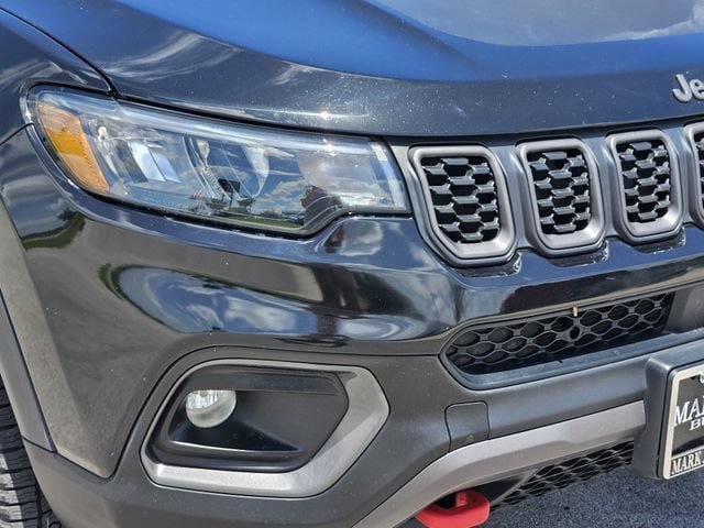 Used 2024 Jeep Compass Trailhawk AWD/4WD image 8