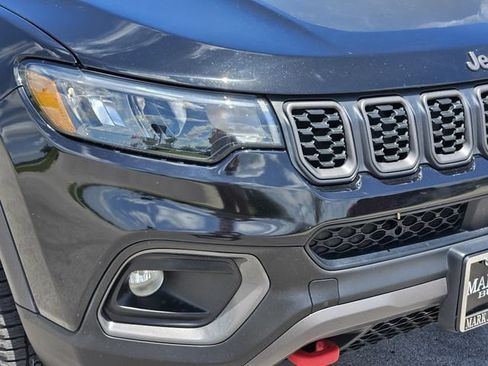 Used 2024 Jeep Compass Trailhawk AWD/4WD image 8