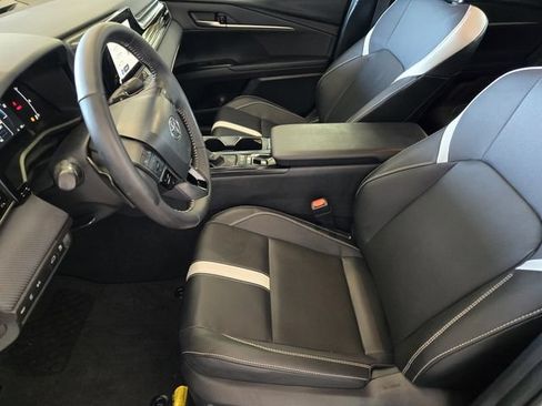 Used 2026 Toyota Camry SE w/ Convenience Package FWD image 15