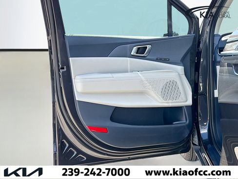 New 2026 Kia Carnival EX FWD image 21