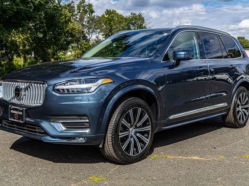 Used 2025 Volvo XC90 B6 Plus image 3