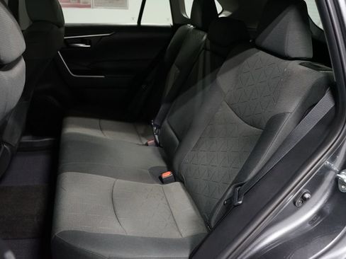 Used 2021 Toyota RAV4 XLE w/ Convenience Package image 28