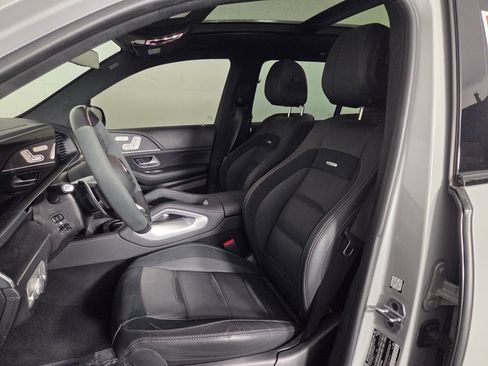 Used 2025 Mercedes-Benz GLS 63 AMG 4MATIC image 10