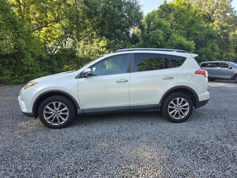 Used 2018 Toyota RAV4 Limited w/ Advanced Technology Package FWD image 5