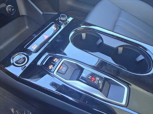 New 2025 Audi A6 e-tron Premium image 33