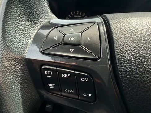 Used 2019 Ford Explorer XLT image 20