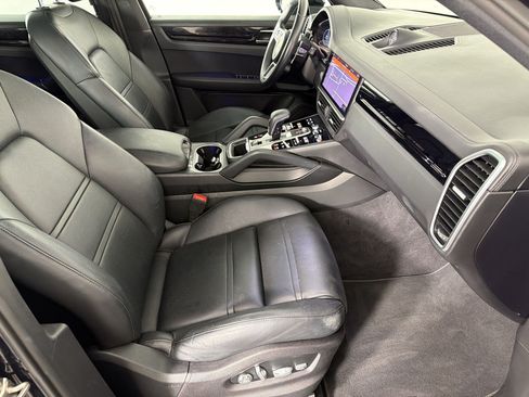 Used 2019 Porsche Cayenne S AWD/4WD image 25