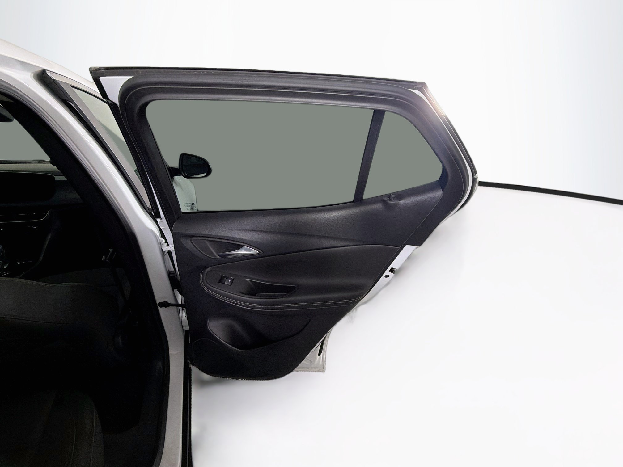 Used 2025 Buick Encore GX Preferred AWD/4WD image 29