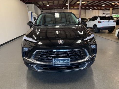 Used 2025 Buick Encore GX Preferred AWD/4WD image 9