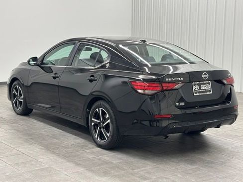 Used 2024 Nissan Sentra SV FWD image 4