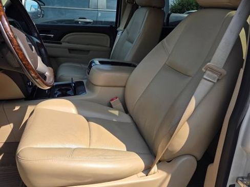 Used 2013 GMC Yukon Denali AWD/4WD image 6