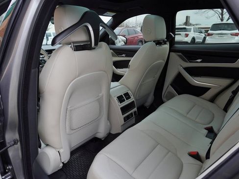 Used 2025 Jaguar F-PACE R-Dynamic S AWD/4WD image 29