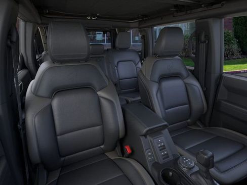 New 2025 Ford Bronco Outer Banks w/ Sasquatch Package image 10